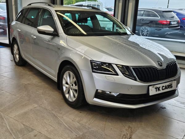 Skoda Octavia Saloon, Petrol, 2020, Red