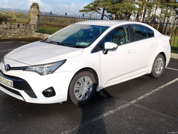 Toyota Avensis Saloon, Diesel, 2015, White