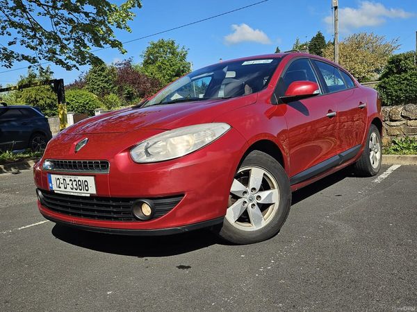 Renault Fluence Saloon, Diesel, 2012, Red