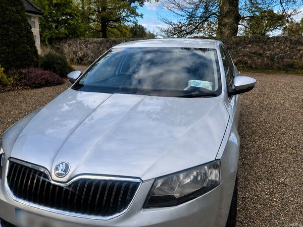 Skoda Octavia Saloon, Diesel, 2014, Silver