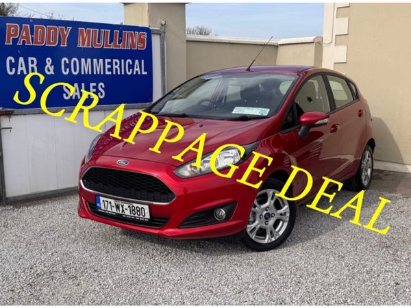 Ford Fiesta Hatchback, Petrol, 2017, Red