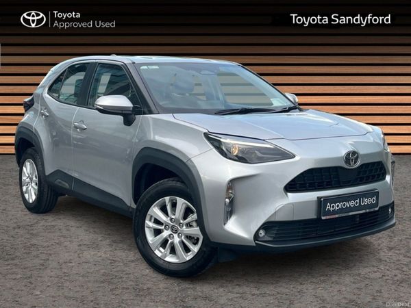 Toyota Yaris Cross Hatchback, Petrol Hybrid, 2025, Silver