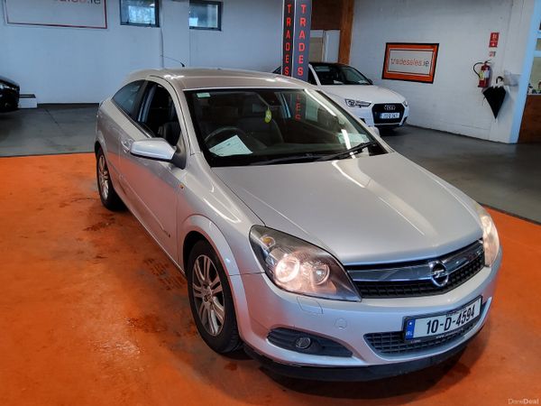 Opel Astra Hatchback, Petrol, 2010, Silver