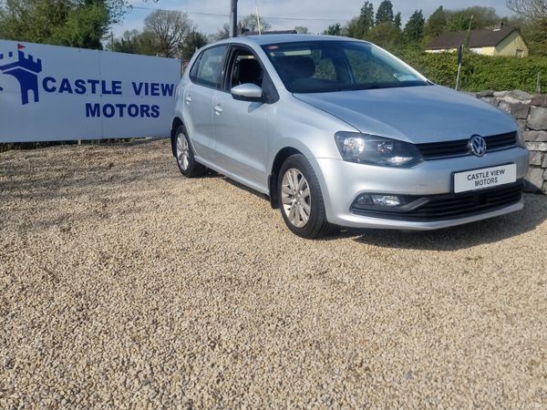 Volkswagen Polo Hatchback, Petrol, 2015, Silver