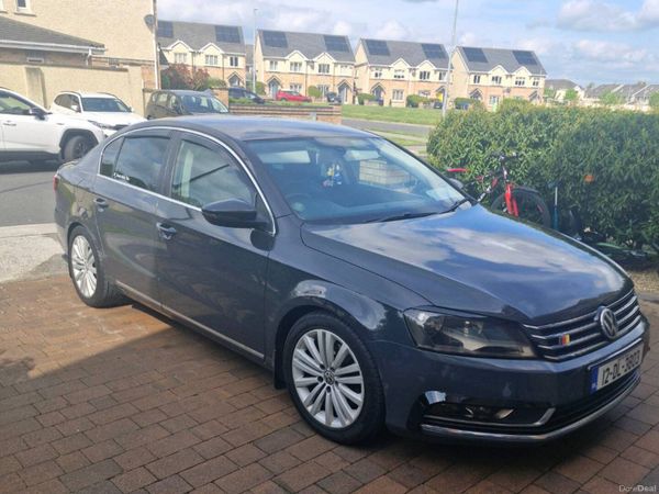 Volkswagen Passat Saloon, Diesel, 2012, Grey