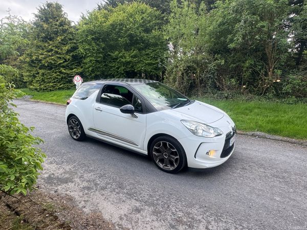 Citroen DS 3 Hatchback, Petrol, 2015, White