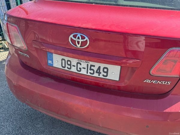 Toyota Avensis Saloon, Diesel, 2009, Red