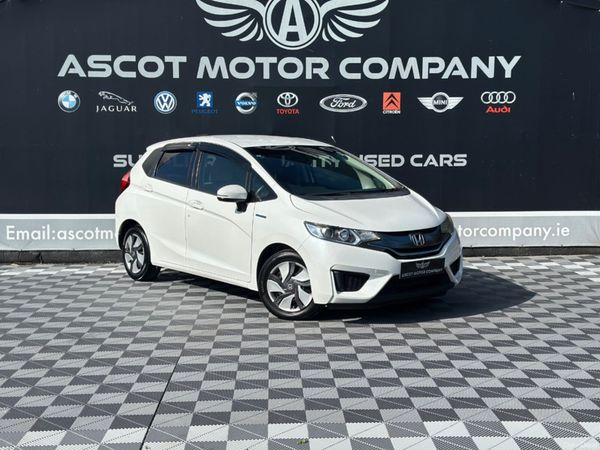 Honda Fit Hatchback, Petrol Hybrid, 2015, White