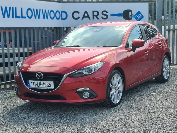 Mazda Mazda3 Hatchback, Diesel, 2017, Red