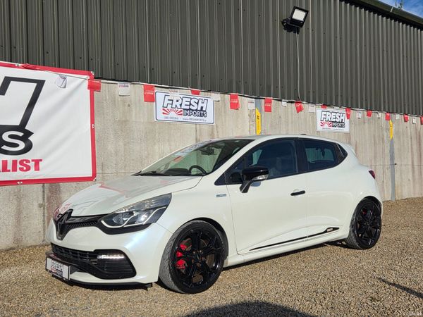 Renault Clio Hatchback, Petrol, 2015, White