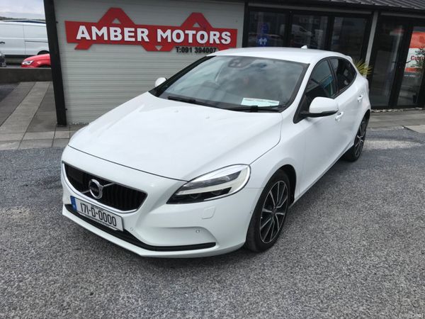 Volvo V40 Hatchback, Diesel, 2017, White