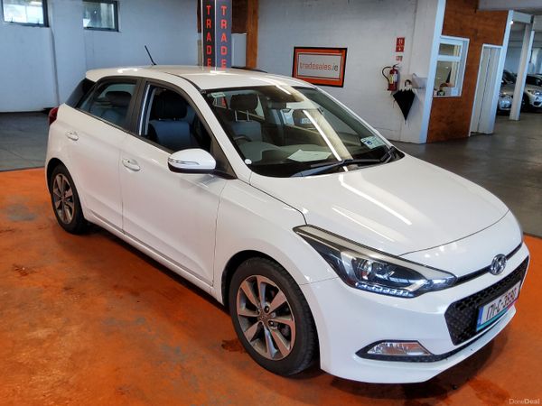 Hyundai i20 Hatchback, Petrol, 2017, White