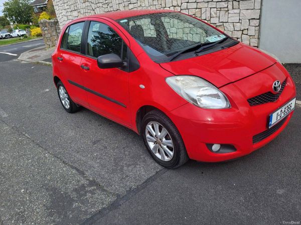 Toyota Yaris Hatchback, Petrol, 2011, Red