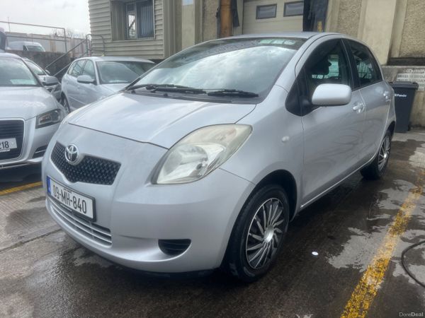 Toyota Yaris Hatchback, Petrol, 2009, Silver