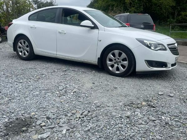 Opel Insignia Hatchback, Diesel, 2014, White