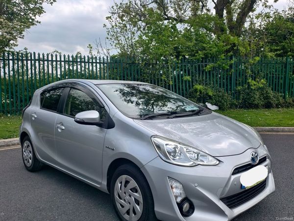 Toyota Aqua Hatchback, Petrol Hybrid, 2016, Silver