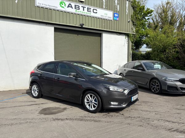 Ford Focus Hatchback, Petrol, 2015, Grey
