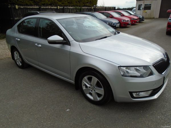 Skoda Octavia Saloon, Diesel, 2017, Grey