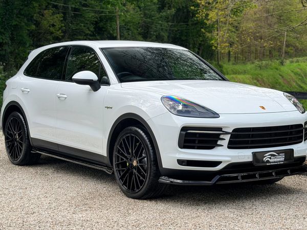 Porsche Cayenne SUV, Petrol Plug-in Hybrid, 2022, White
