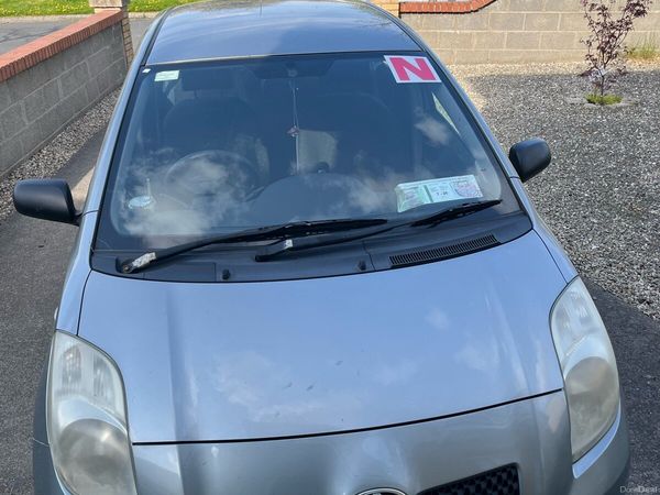 Toyota Yaris Hatchback, Petrol, 2007, Silver