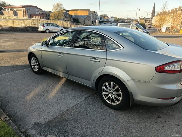 Ford Mondeo Saloon, Diesel, 2014, Grey