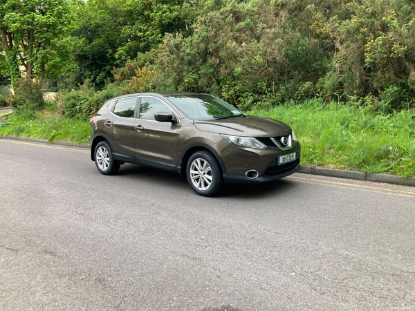Nissan Qashqai Hatchback, Diesel, 2015, Brown