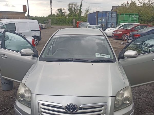 Toyota Avensis Saloon, Petrol, 2009, Silver