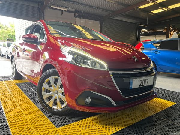 Peugeot 208 Hatchback, Petrol, 2017, Red