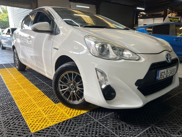 Toyota Aqua Hatchback, Petrol Hybrid, 2016, White