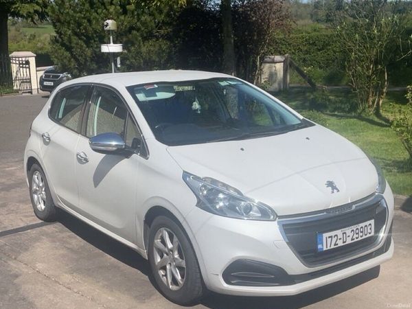 Peugeot 208 Hatchback, Diesel, 2017, White