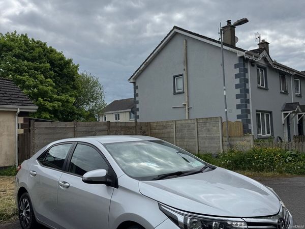 Toyota Corolla Saloon, Diesel, 2015, Silver