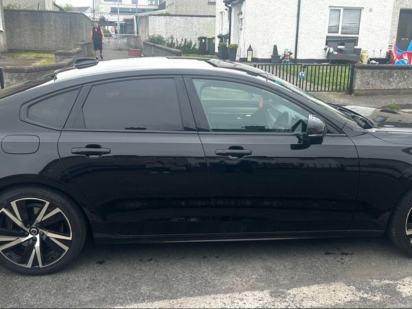 Volvo S90 Saloon, Petrol Plug-in Hybrid, 2021, Black