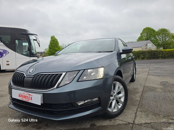 Skoda Octavia Saloon, Diesel, 2018, Grey