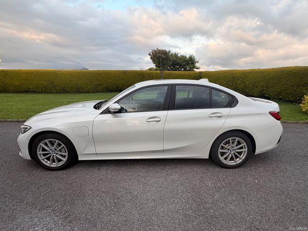 BMW 3-Series Saloon, Petrol Plug-in Hybrid, 2020, White