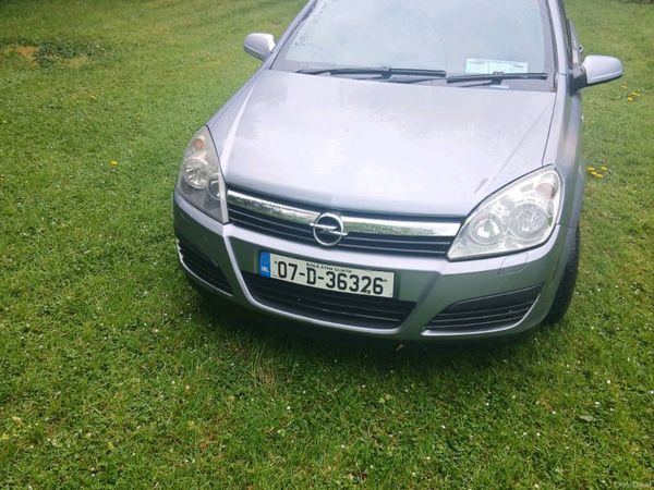 Opel Astra Hatchback, Petrol, 2007, Silver