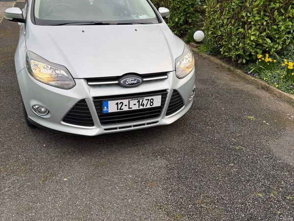 Ford Focus Hatchback, Petrol, 2012, Silver