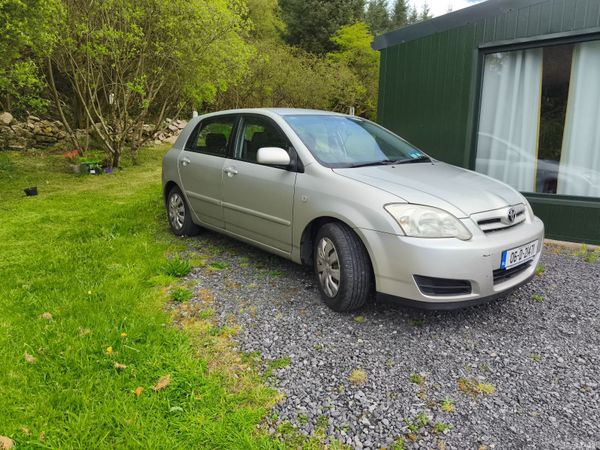 Toyota Corolla Hatchback, Petrol, 2006, Silver