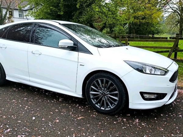 Ford Focus Hatchback, Diesel, 2017, White