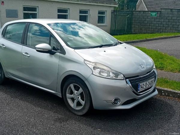 Peugeot 208 Hatchback, Petrol, 2014, Silver