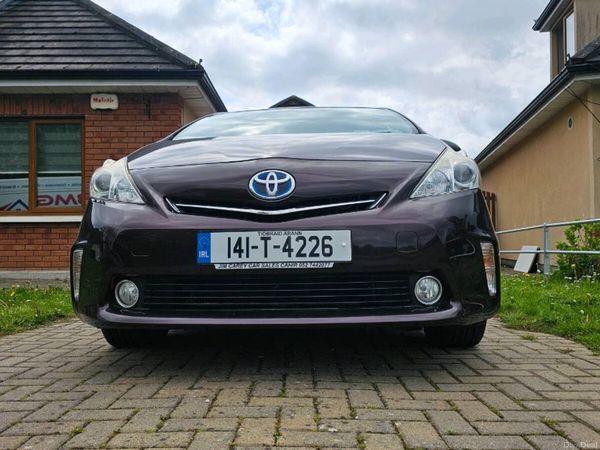 Toyota Prius MPV, Petrol Hybrid, 2014, Red