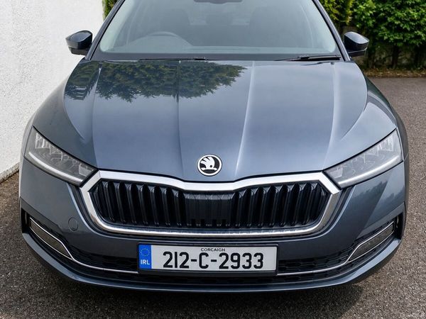 Skoda Octavia Saloon, Diesel, 2021, Grey