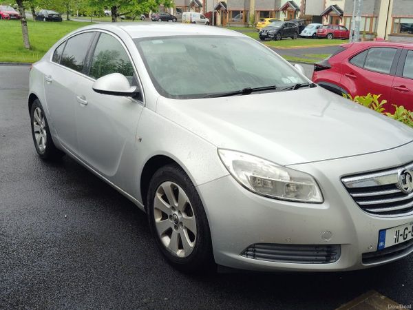 Vauxhall Insignia Hatchback, Diesel, 2011, Silver