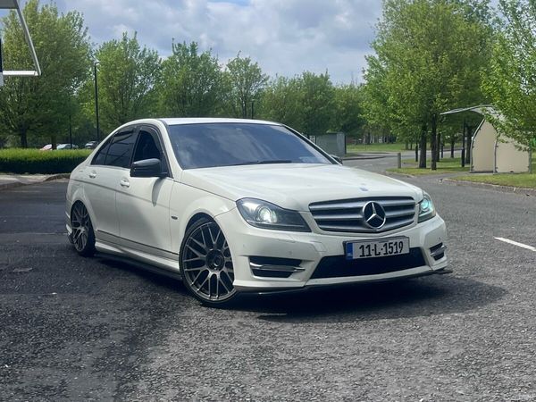 Mercedes-Benz C-Class Saloon, Diesel, 2011, White