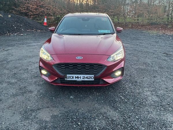 Ford Focus Hatchback, Diesel, 2020, Red