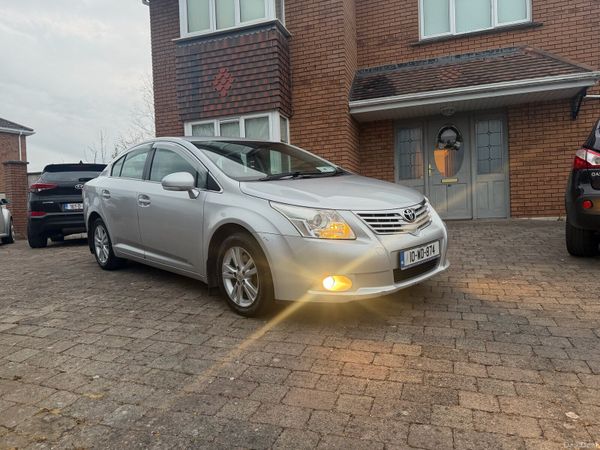 Toyota Avensis Saloon, Diesel, 2010, Silver