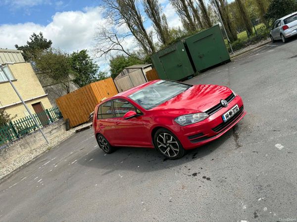 Volkswagen Golf Hatchback, Petrol, 2014, Red