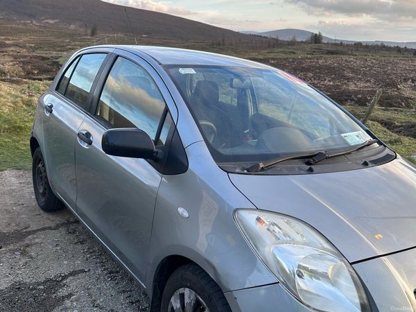 Toyota Yaris Hatchback, Petrol, 2006, Silver