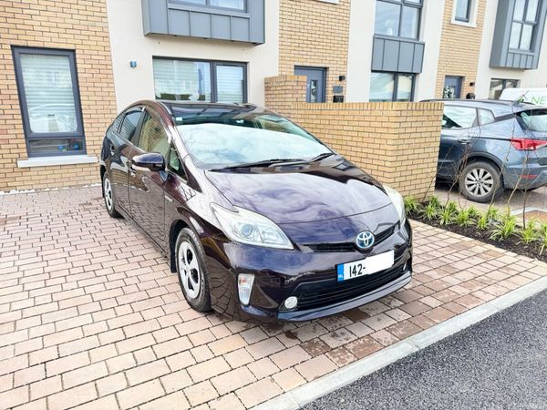 Toyota Prius Hatchback, Petrol Hybrid, 2014, Purple