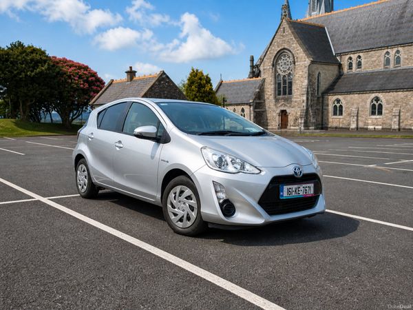 Toyota Aqua Hatchback, Petrol Hybrid, 2016, Silver