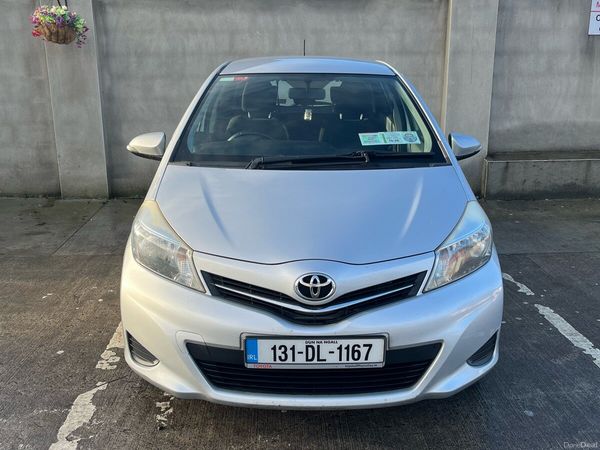 Toyota Yaris Hatchback, Petrol, 2013, Silver